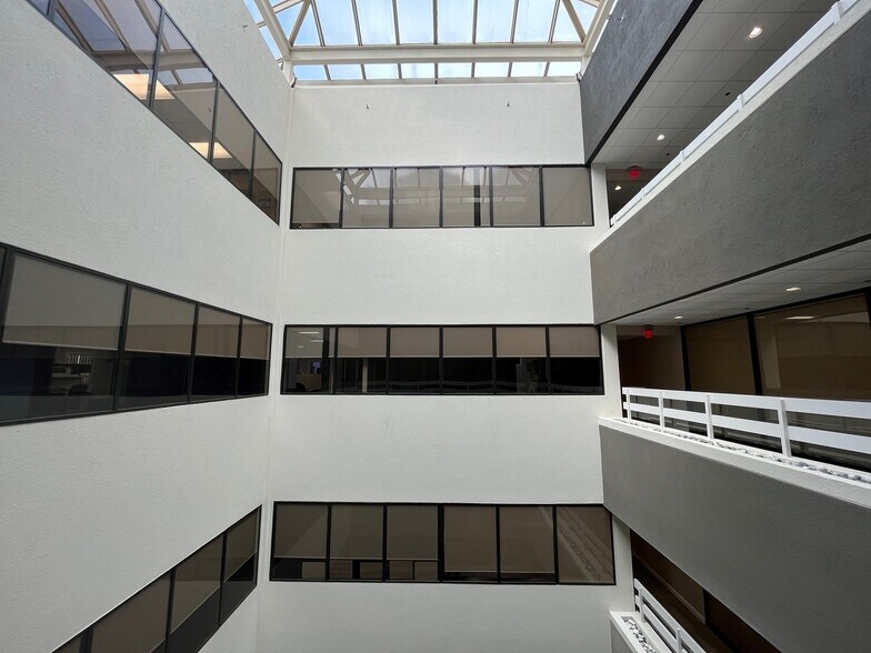 More Photos Of 4901 NW 17th Way, Fort Lauderdale Office For Lease