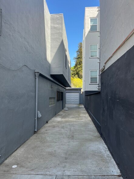More Photos Of 6628 Telegraph Ave, Oakland General Retail For Sale