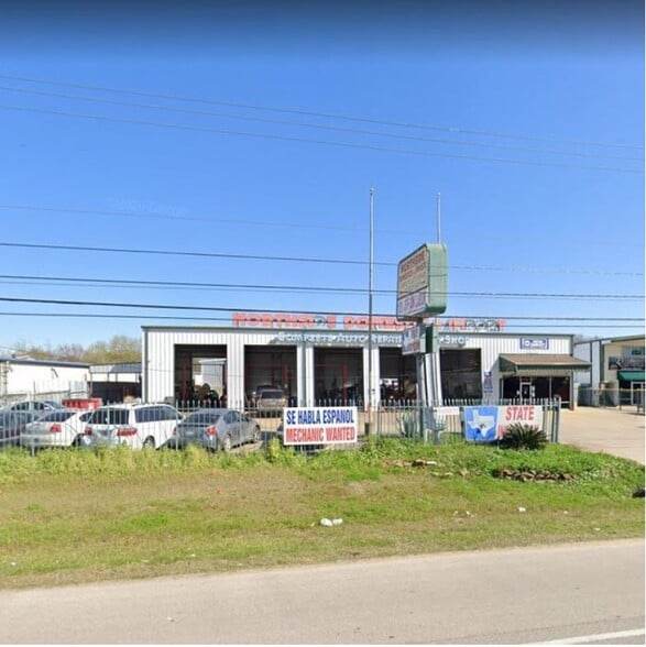 More Photos Of 10070 Veterans Memorial Dr, Houston Auto Repair For Sale
