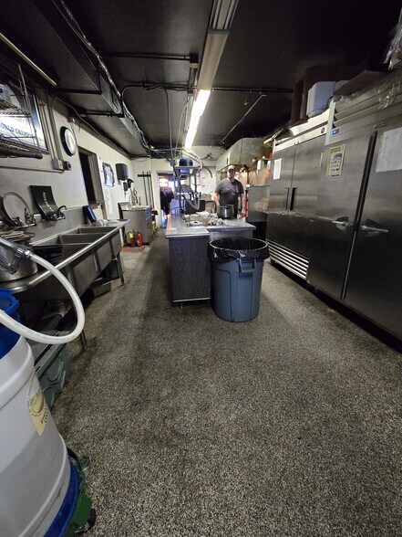 More Photos Of 419 S West St, Indianapolis Freestanding For Lease