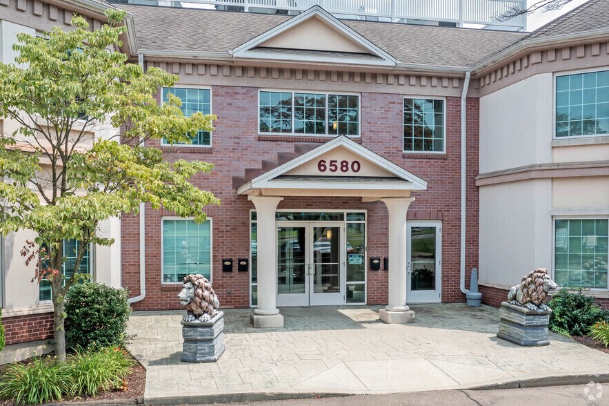 More Photos Of 6580 Main St, Stratford Office For Lease
