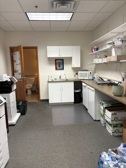 More Photos Of 2518 Superior Dr NW, Rochester Office For Lease