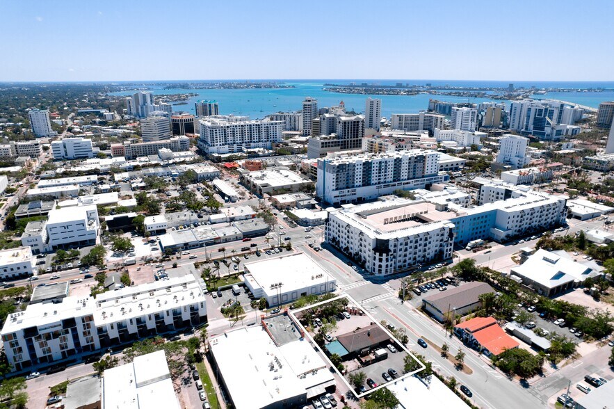 More Photos Of 1503 4th St, Sarasota Restaurant For Lease