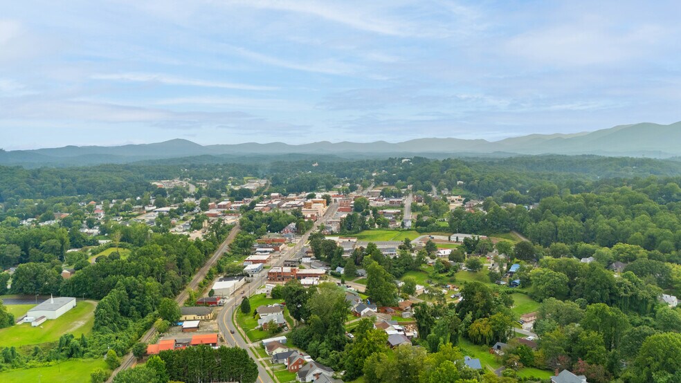 More Photos Of 671 E Court St, Marion Multifamily For Sale