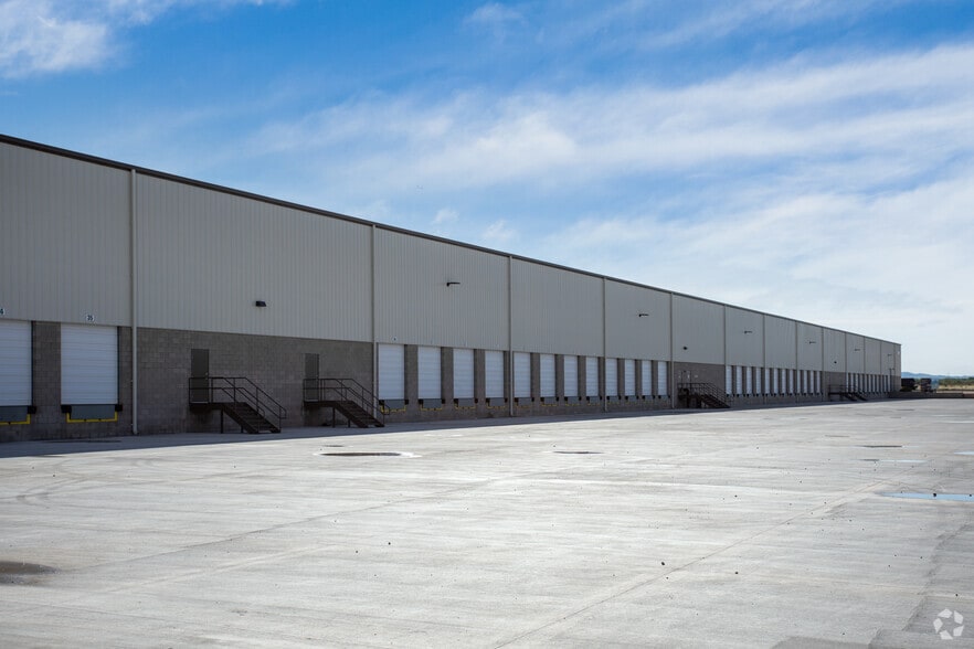 More Photos Of 7225 S Kolb Rd, Tucson Warehouse For Lease