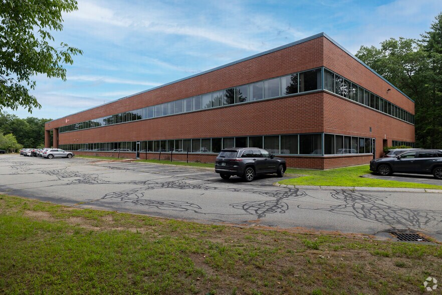 Primary Photo Of 15 Constitution Dr, Bedford Coworking Space