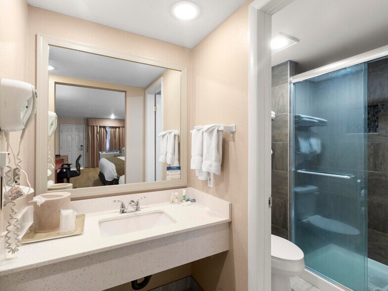 More Photos Of 250 N 1100 W, Cedar City Hotel For Sale