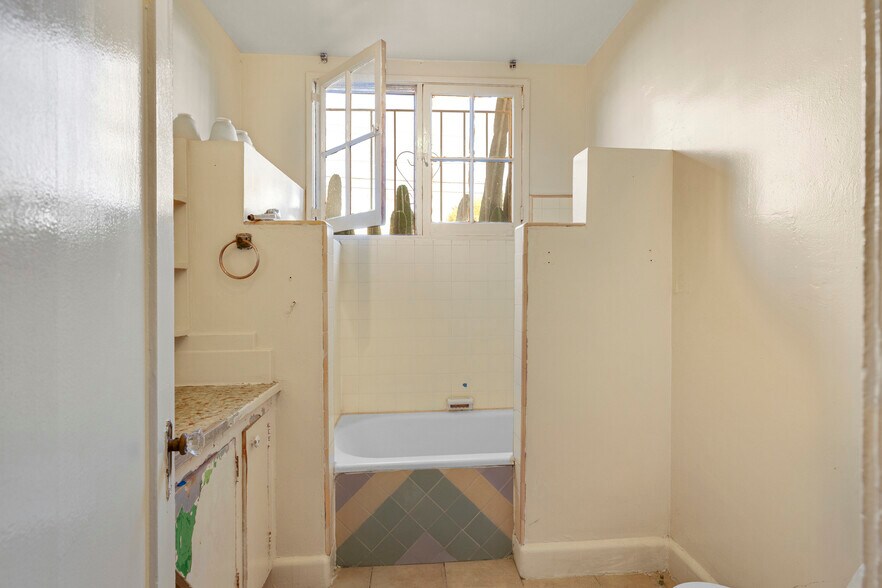 More Photos Of 4261 Leimert Blvd, Los Angeles Apartments For Sale