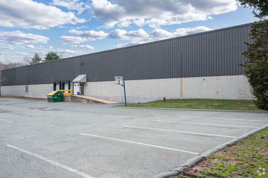 More Photos Of 120-122 Shawmut Rd, Canton Manufacturing For Lease
