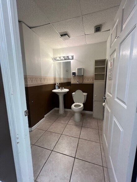 More Photos Of 101 Clearwater Largo Rd N, Largo Medical For Lease