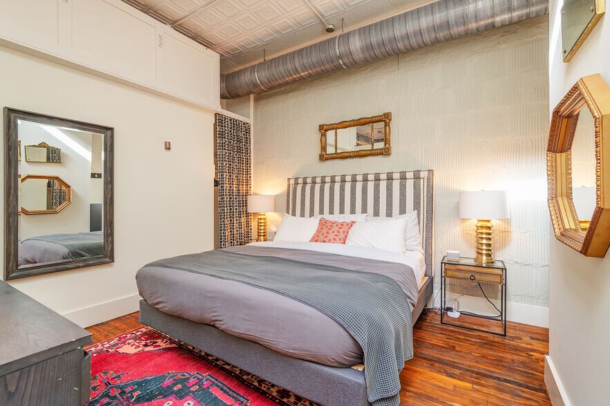 More Photos Of 33 Carolina Ln, Asheville Office For Sale