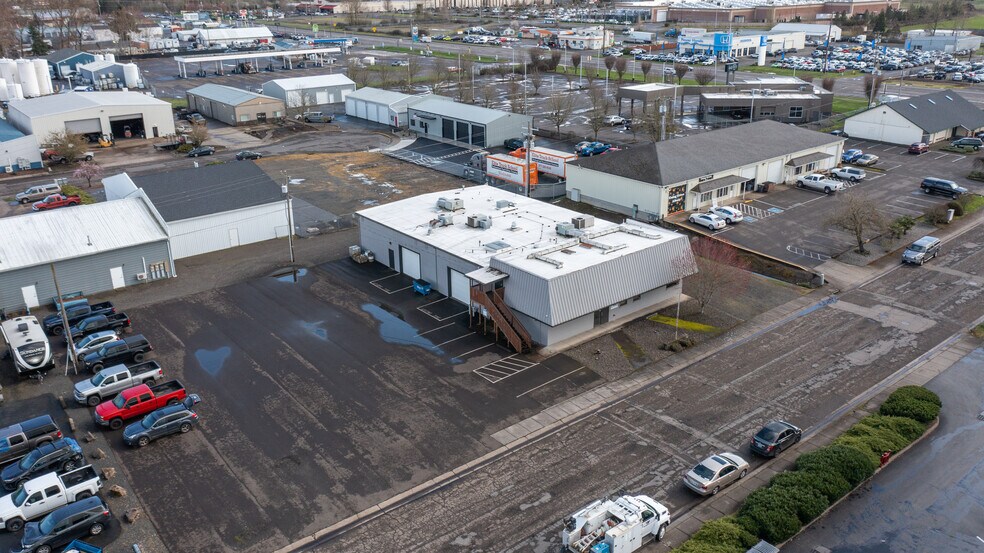 More Photos Of 1131 S Commercial Way SE, Albany Warehouse For Sale