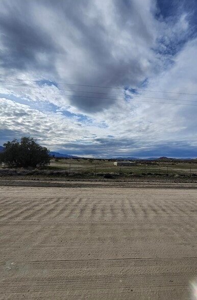 More Photos Of 10252 Santa Fe Fire rd, Lucerne Valley Land For Sale