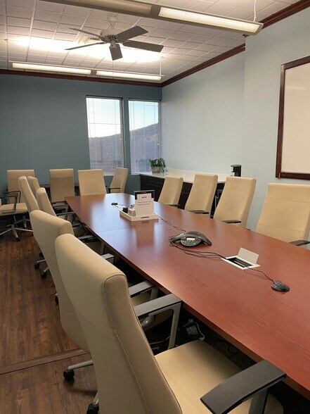 More Photos Of 6615 Vaught Ranch Rd, Austin Office Residential For Lease