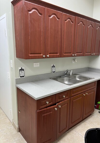 More Photos Of 1741-1759 N University Dr, Pembroke Pines Storefront Retail Office For Sale