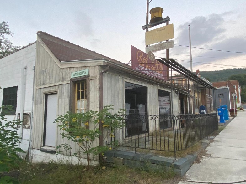 More Photos Of 121 Main St, Lovingston Restaurant For Sale