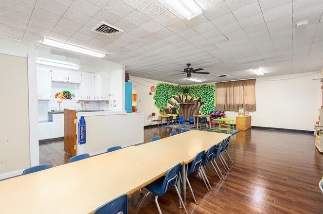 More Photos Of 806 Pershing Ave, Lufkin Daycare Center For Sale