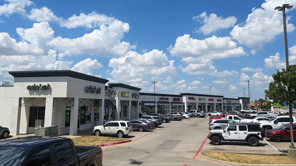 More Photos Of 1515 N Cockrell Hill Rd, Dallas Restaurant For Lease