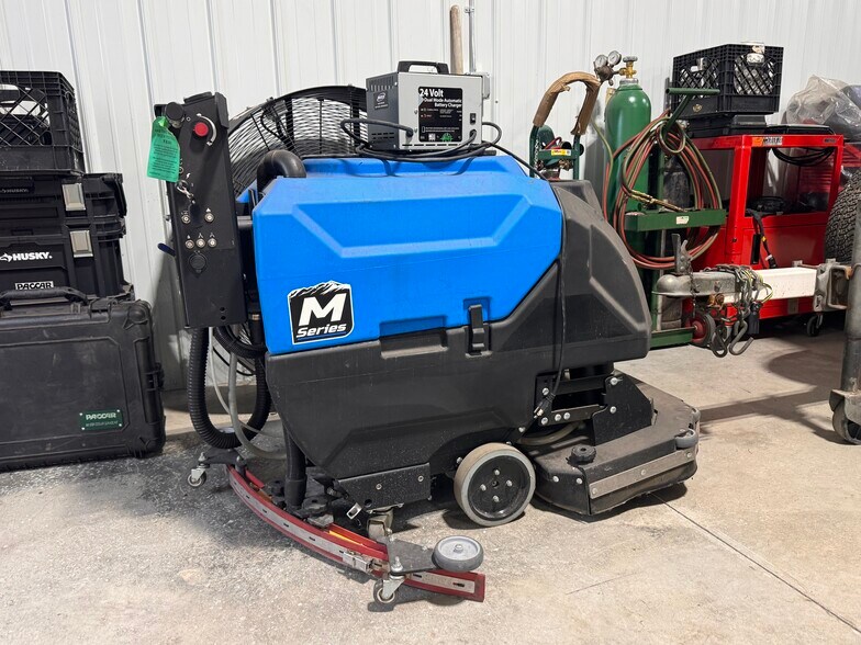 More Photos Of N643 Boulder Rd, Watertown Distribution For Sale