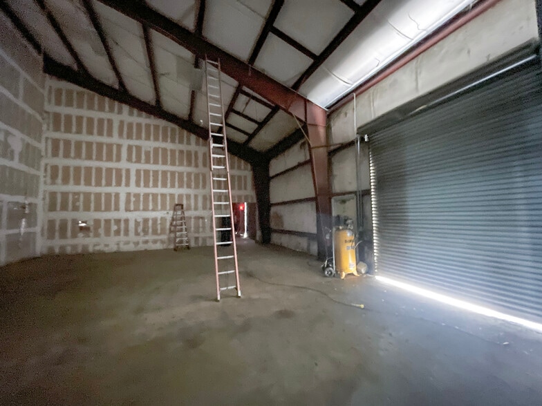 More Photos Of 3370 Agricultural Center Dr, Saint Augustine Warehouse For Lease