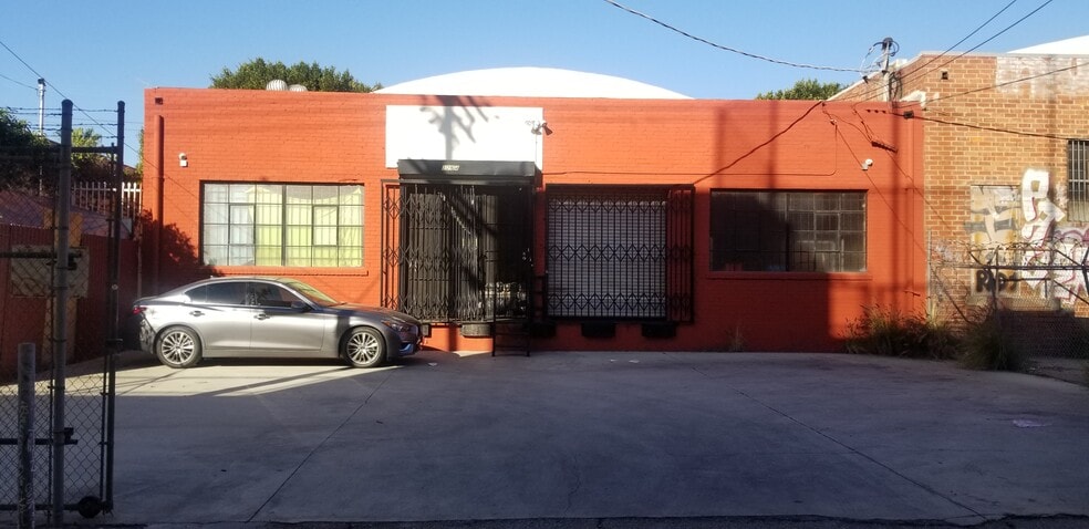 More Photos Of 1262-1264 S Boyle Ave, Los Angeles Manufacturing For Lease