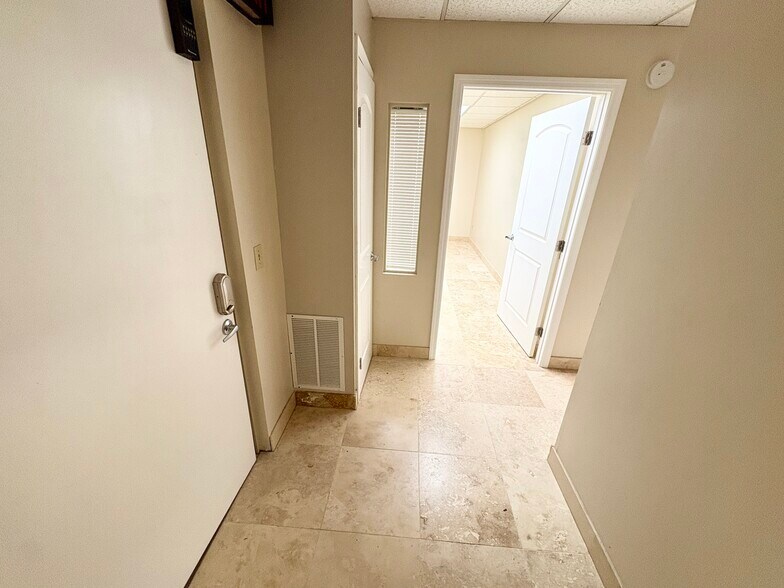 More Photos Of 9776 San Jose Blvd, Jacksonville Medical For Sale