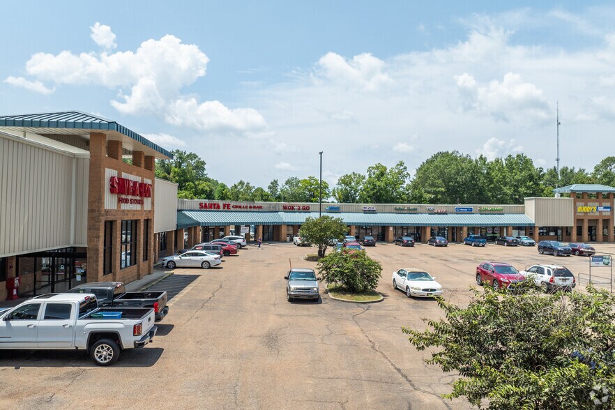 More Photos Of 1002-1074 E Peace St, Canton Unknown For Lease