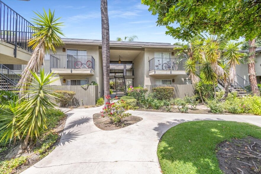 More Photos Of 2701 E La Palma Ave, Anaheim Apartments For Sale