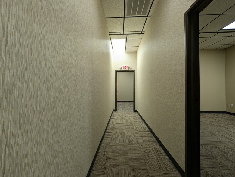 More Photos Of 1315-1321 NW Sheridan Rd, Lawton Office For Lease