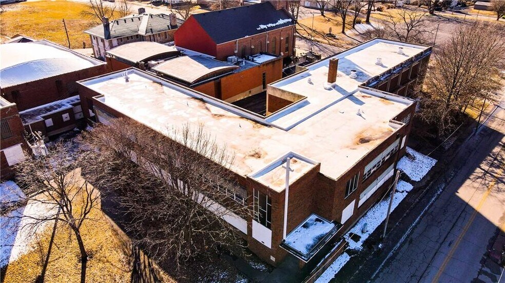 More Photos Of 622 N Main St, Independence Schools For Sale