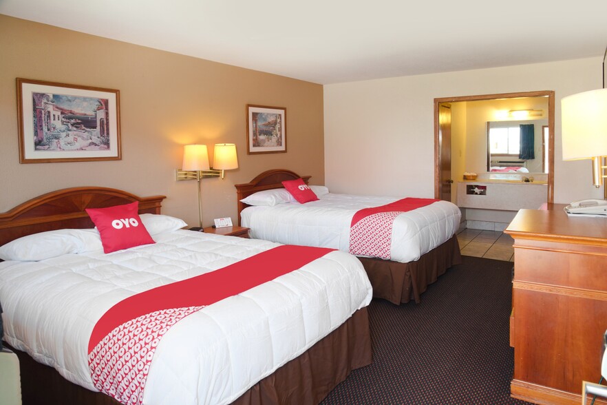 More Photos Of 823 NE Hwy 54, Guymon Hotel For Sale