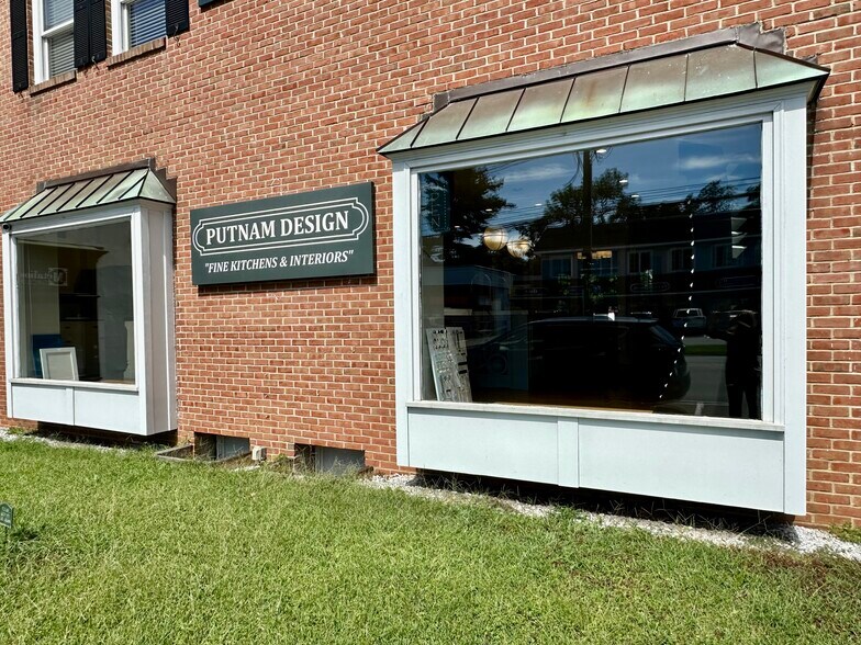 More Photos Of 406 E Putnam Ave, Cos Cob Office For Lease