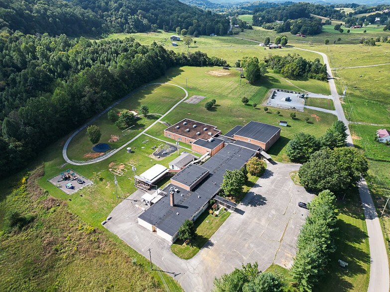 More Photos Of 3500 W Pines Rd, Greeneville Schools For Sale