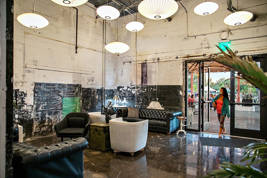 More Photos Of 2534 Terminal Dr S, Saint Petersburg Unknown For Lease