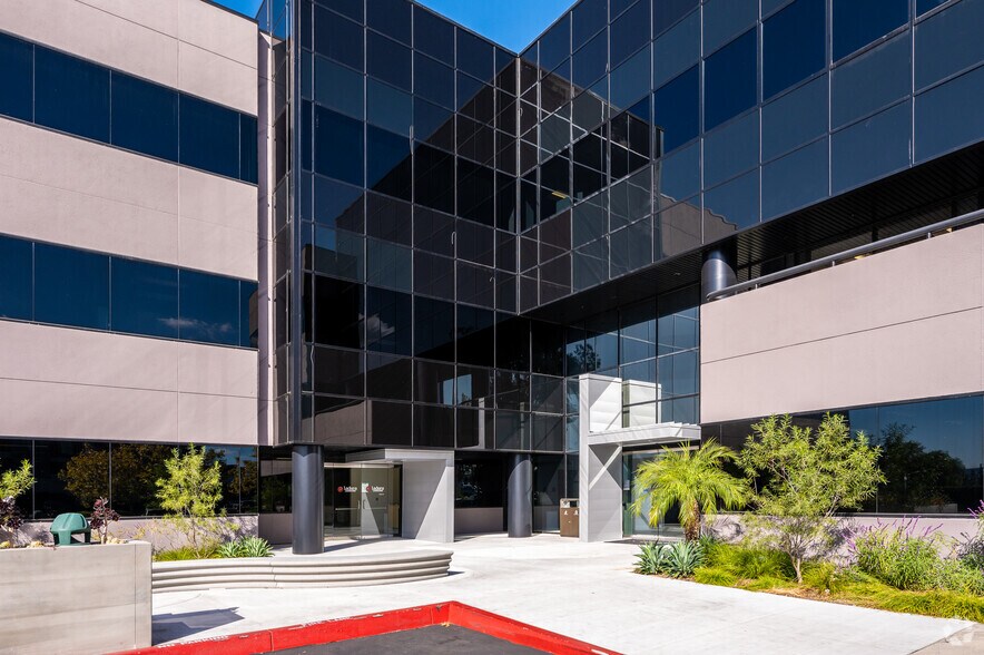 More Photos Of 23101 Lake Center Dr, Lake Forest Office For Lease