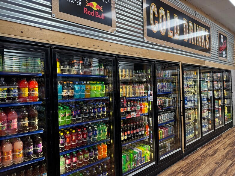 More Photos Of 16850 Stoddard Wells Rd, Victorville Service Station For Sale