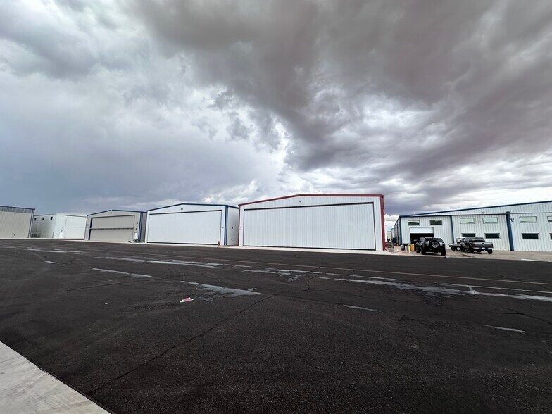 More Photos Of 4196 S Airport Pky, St George Airplane Hangar For Sale