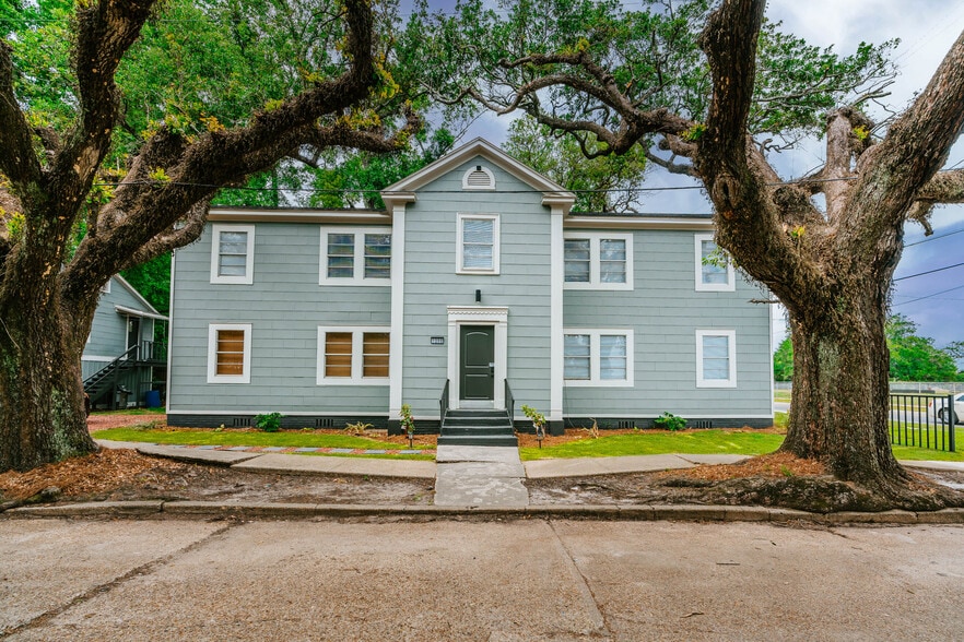 More Photos Of 1300 Illinois St, Mobile Multifamily For Sale