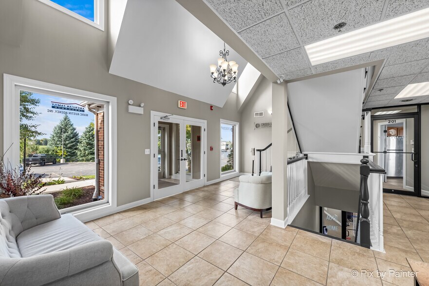 More Photos Of 1060 E Lake St, Hanover Park Office For Sale