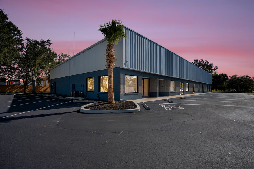 Primary Photo Of 8141 Blaikie Ct, Sarasota Warehouse For Lease