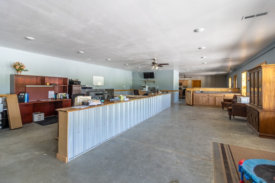More Photos Of 10516 Highway 58, Ooltewah General Retail For Sale