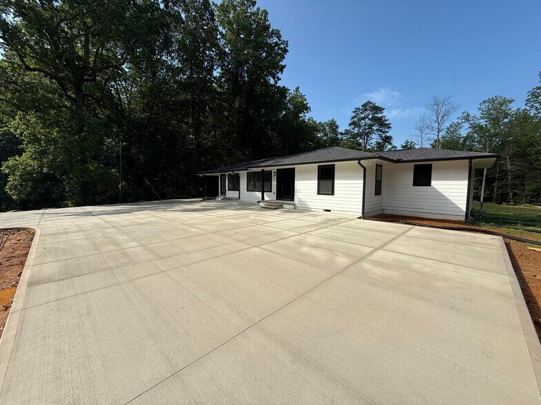 More Photos Of 2521 Reinhardt College Pky, Canton Office For Sale
