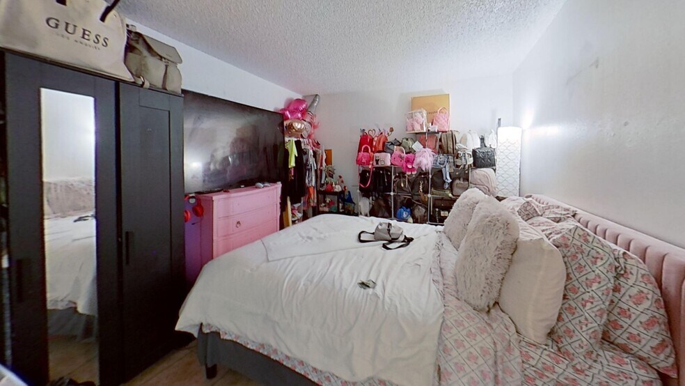 More Photos Of 917 Snug Harbor St, Las Vegas Apartments For Sale