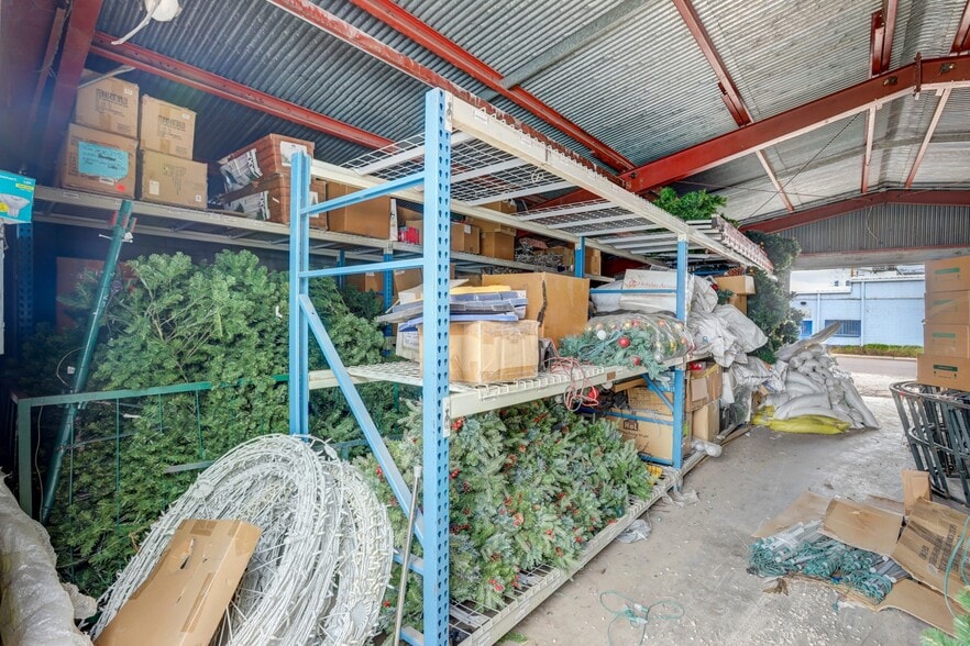 More Photos Of 2630 W Barberry Pl, Denver Warehouse For Sale