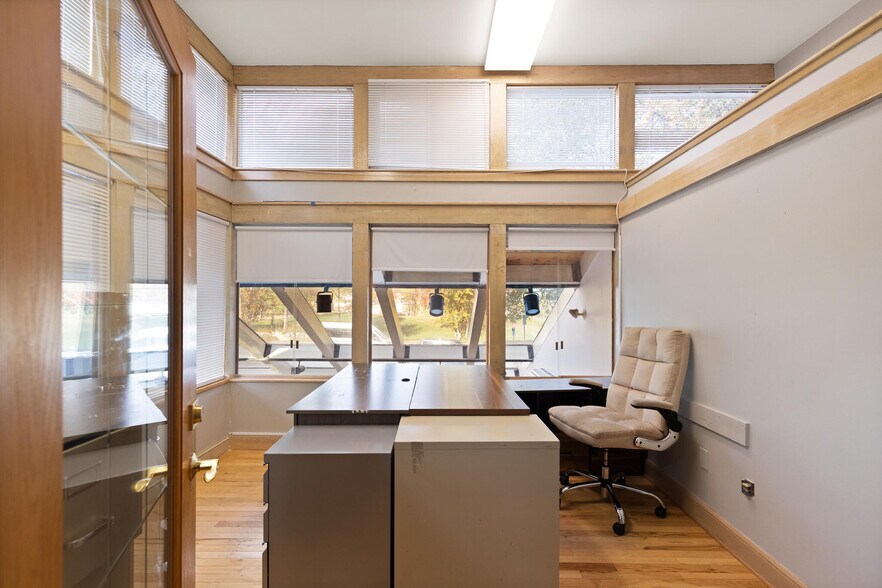 More Photos Of 430 Maple St, Danvers Freestanding For Sale