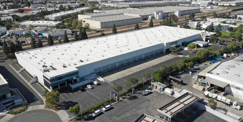 Primary Photo Of 250 Airport Cir, Corona Distribution For Lease