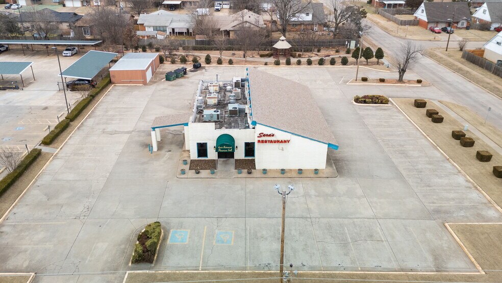 More Photos Of 3731 SE 15th St, Del City General Retail For Sale