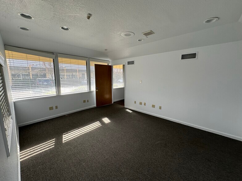 More Photos Of 2491 W Shaw Ave, Fresno Office For Sale