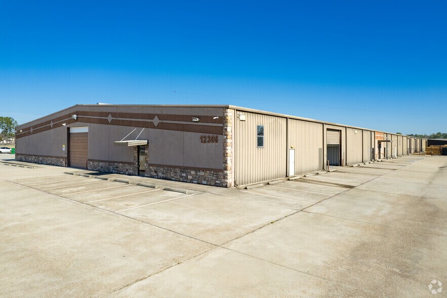 More Photos Of 12306 Shiloh Church Rd, Houston Warehouse For Lease