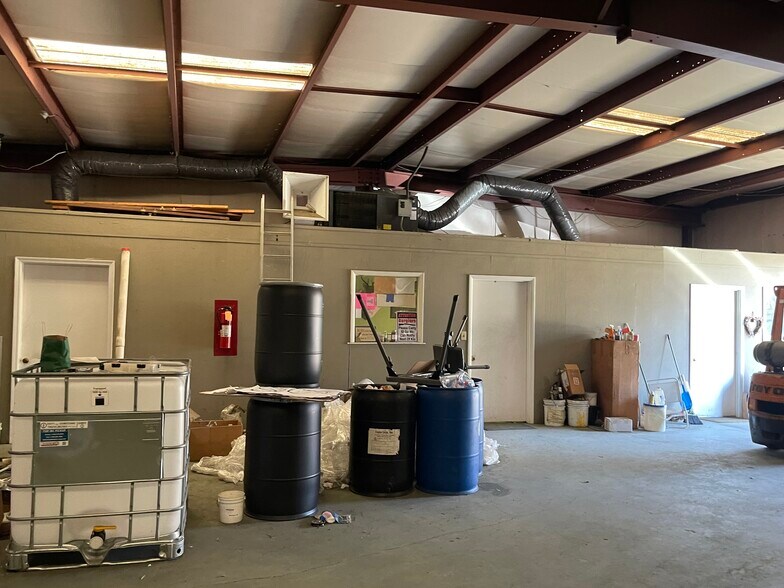 More Photos Of 3661 Fayetteville Rd, Raeford Warehouse For Sale